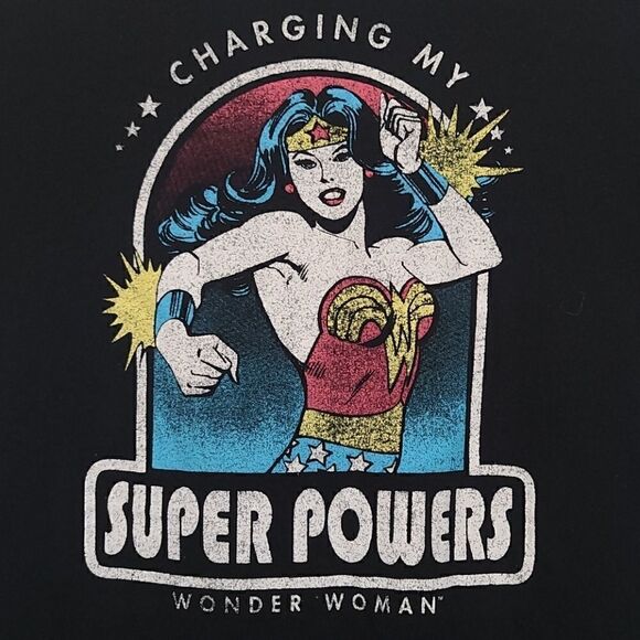 Wonder Woman Short Sleeve Shirt - Size S - Picture 2 of 4